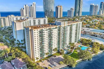 19390 Collins Ave #908, Sunny Isles Beach: photo 1 of 21