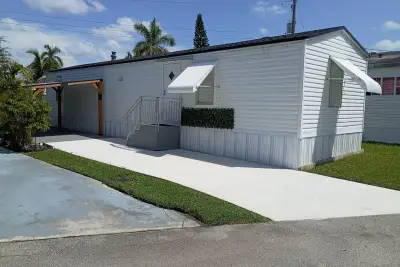 8517 SW 17th Ct, Davie: photo 1 of 16