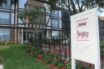 3690 Inverrary Dr #2c, Lauderhill: photo 1 of 19