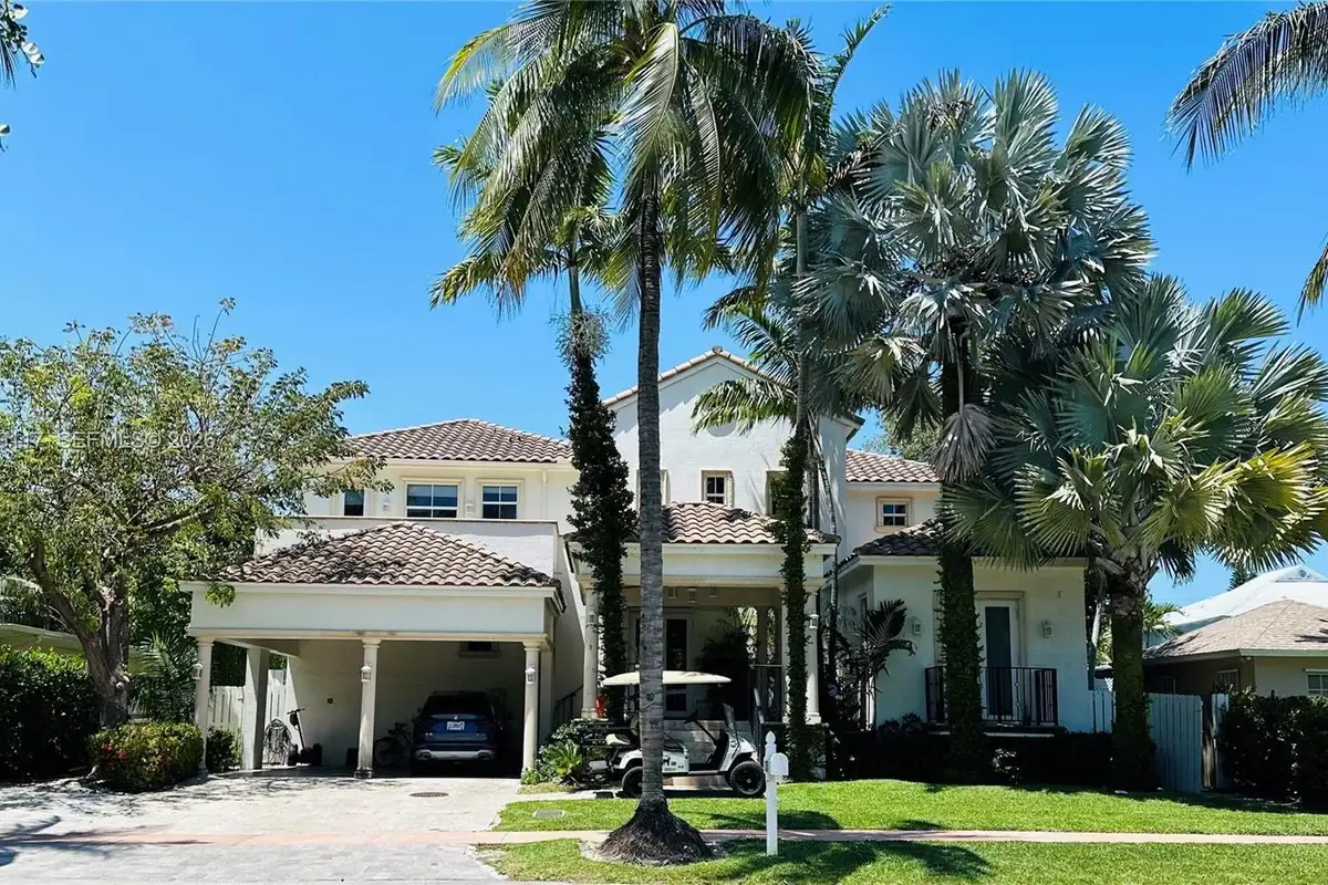 335 W Enid Dr, Key Biscayne: photo 1 of 39