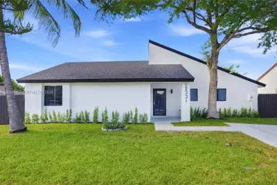12331 SW 203rd Ter, Miami: photo 1 of 44