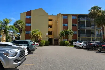 3700 NW 21st St #206, Lauderdale Lakes: photo 1 of 18