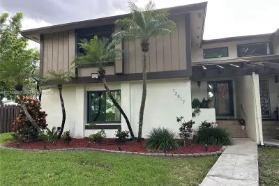 12817 SW 67th Ter, Miami: photo 1 of 53