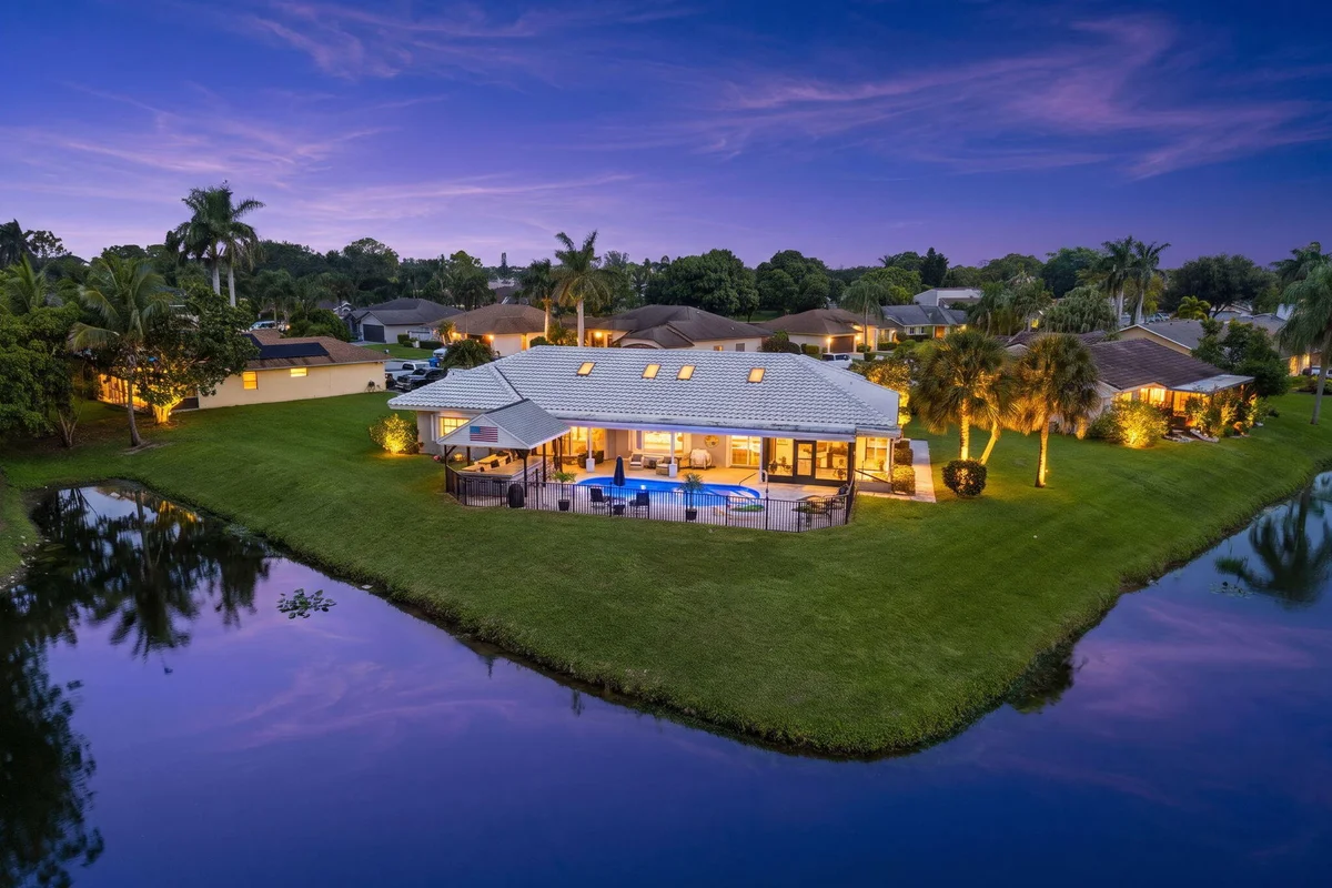 118 Elysium Dr, Royal Palm Beach: photo 1 of 42