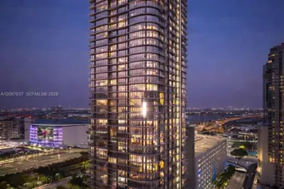 121 NE 5th St #1607, Miami: photo 1 of 51