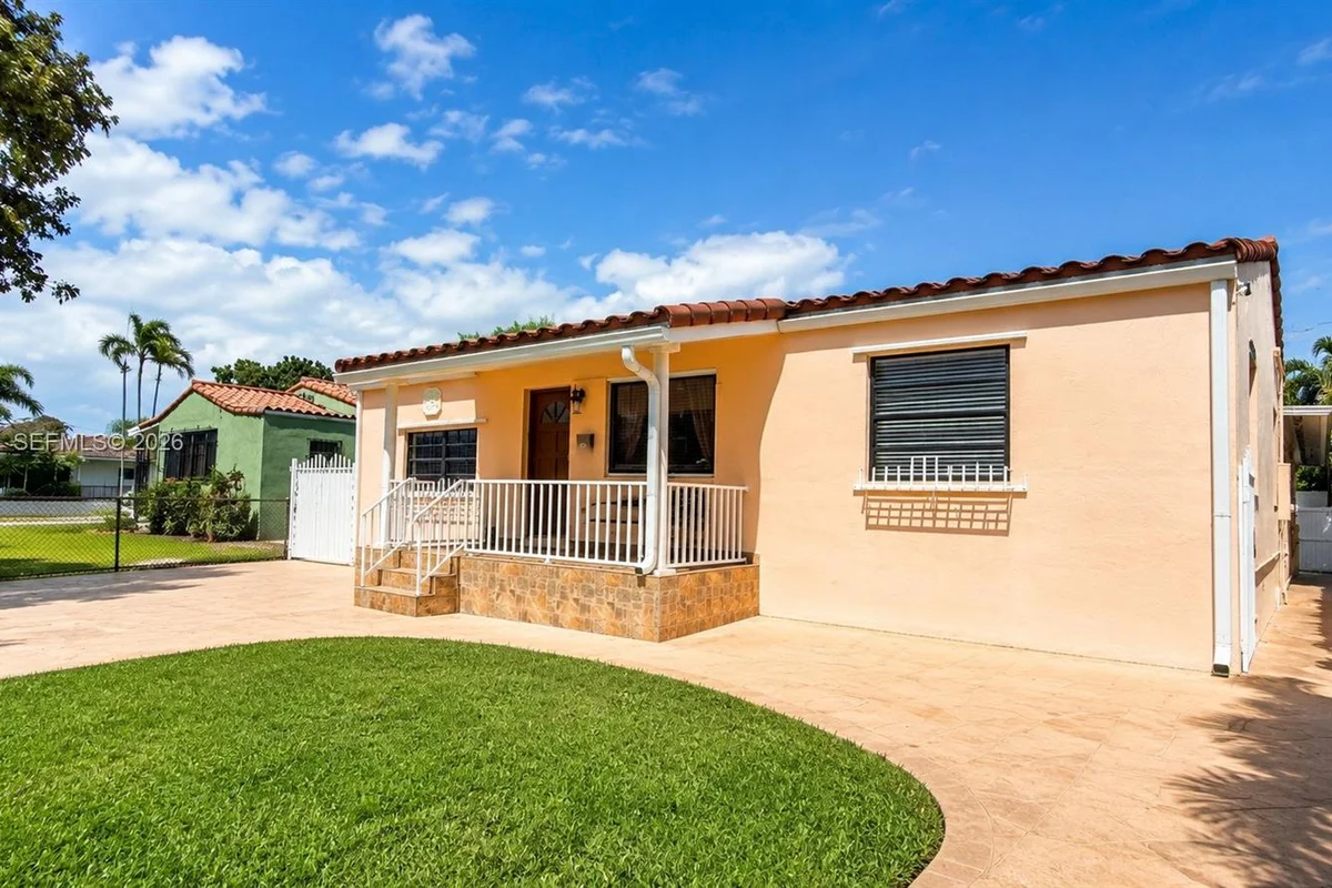 1791 SW 14th St, Miami: photo 1 of 49
