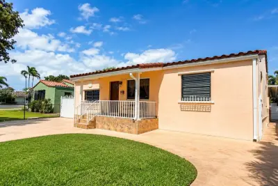 1791 SW 14th St, Miami: photo 1 of 49