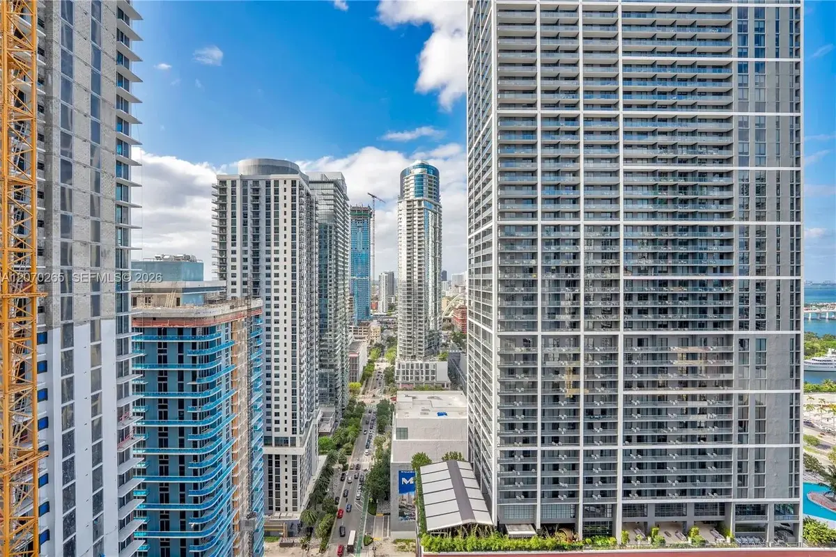 121 NE 5th St #3309, Miami: photo 1 of 38