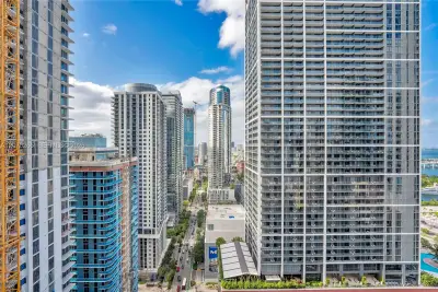121 NE 5th St #3309, Miami: photo 1 of 38