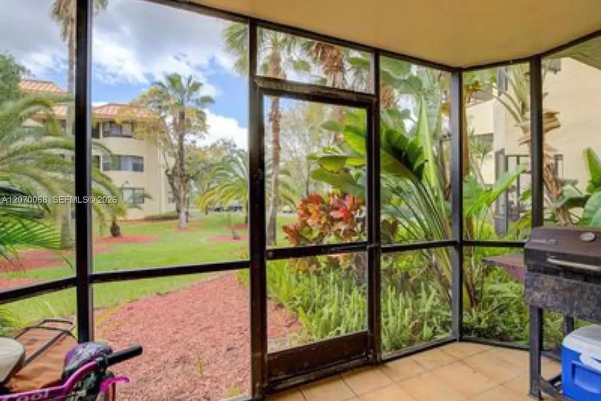 7401 NW 16th St #108, Plantation: photo 1 of 9