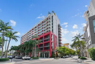 90 NE 32 #727, Miami: photo 1 of 70