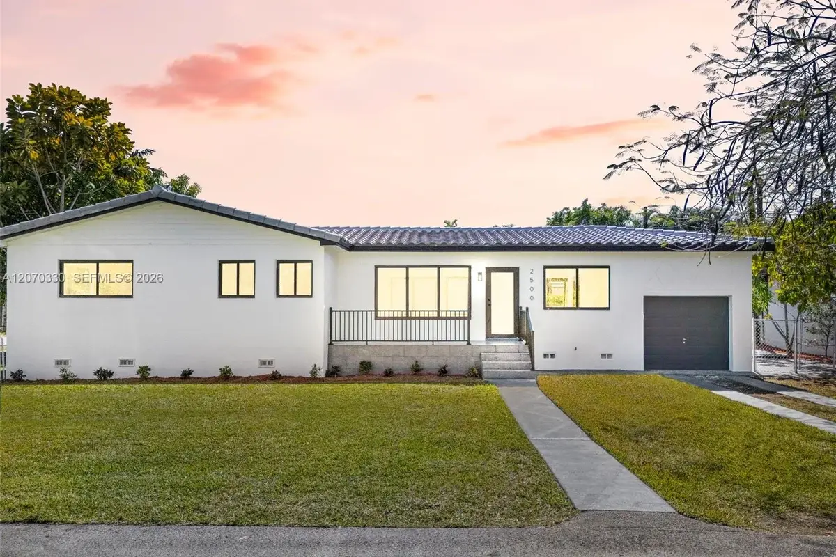 2500 SW 23rd Ter, Miami: photo 1 of 38