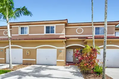 7663 N Southwood, Davie: photo 1 of 36