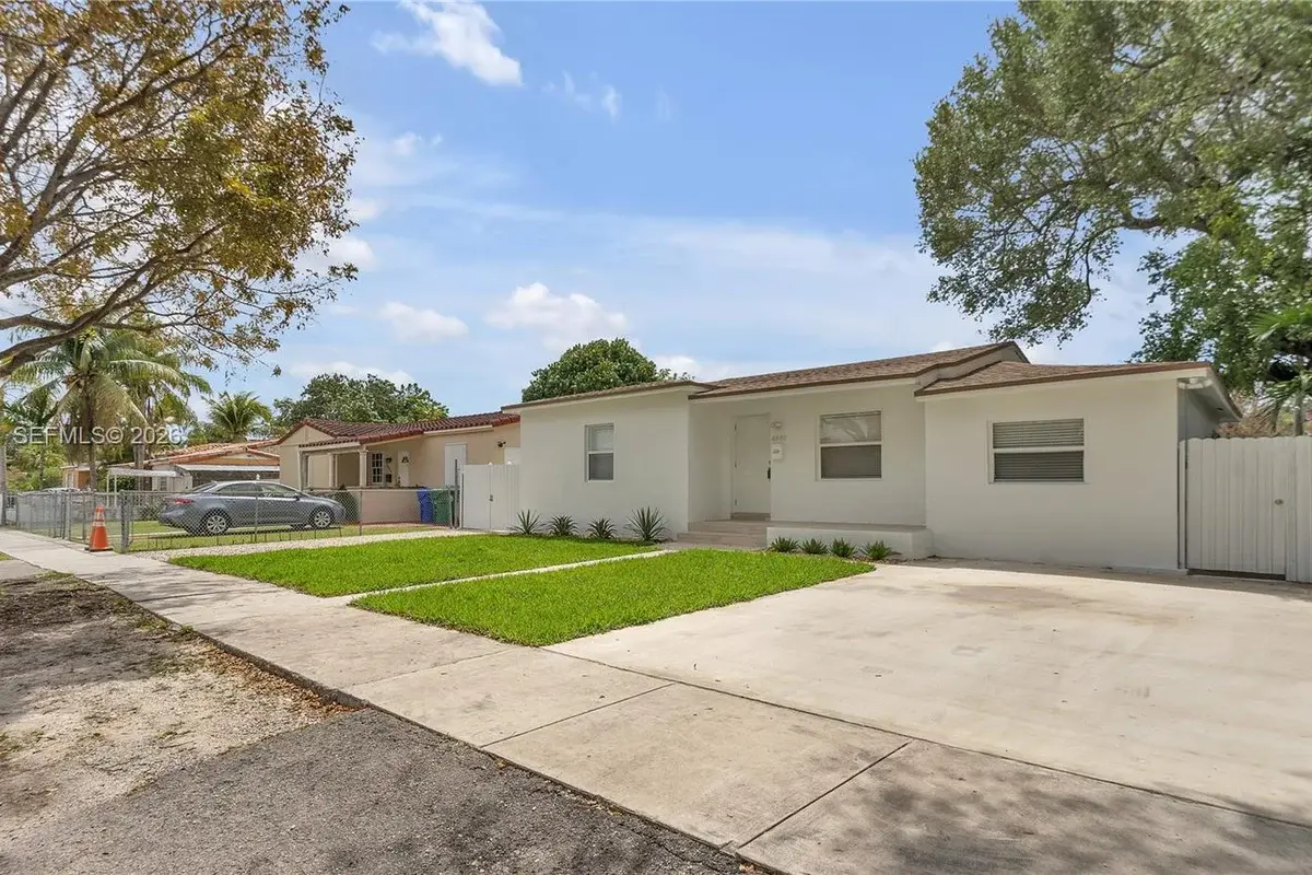 4840 SW 5th Ter, Miami: photo 1 of 45