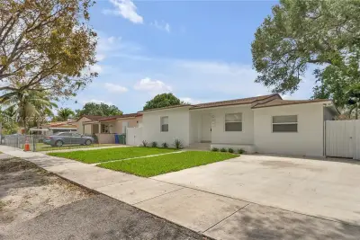 4840 SW 5th Ter, Miami: photo 1 of 45