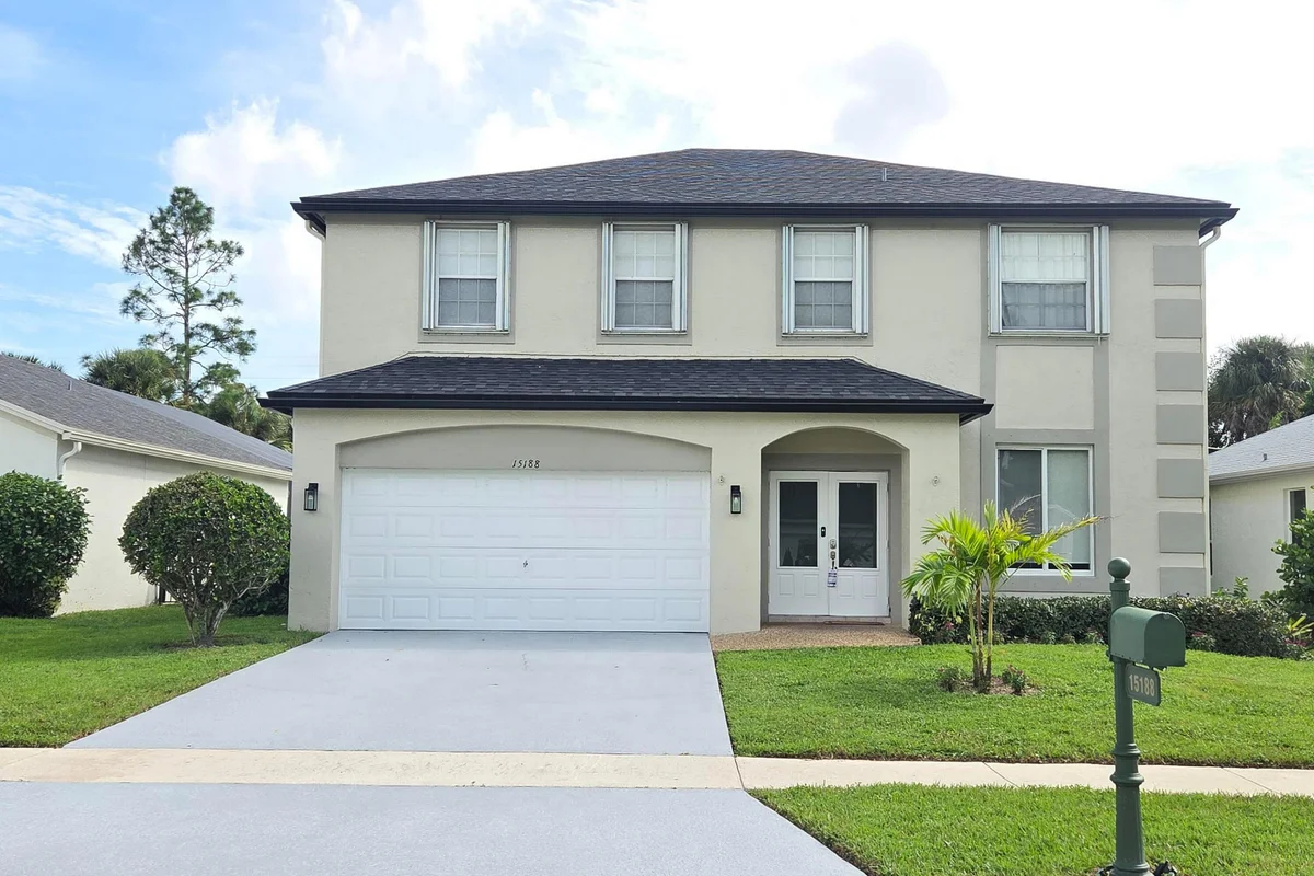 15188 Oak Chase Ct, Wellington: photo 1 of 22