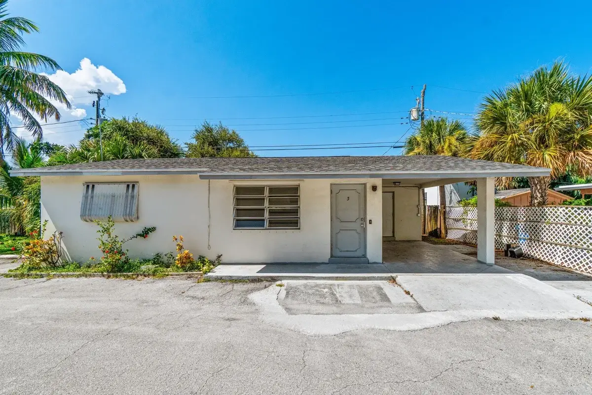 211 Sunrise Ave #5, Lantana: photo 1 of 20