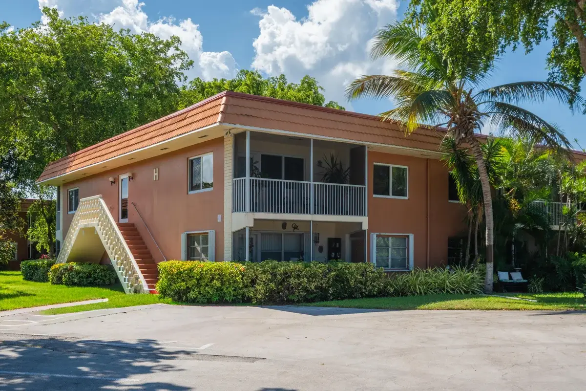 1920 NE 1st Ter #212H, Wilton Manors: photo 1 of 33