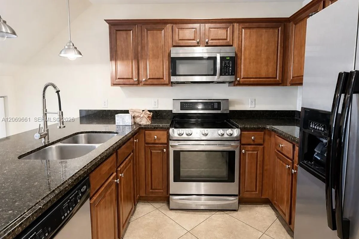 1000 Palm Trl #3, Delray Beach: photo 1 of 13