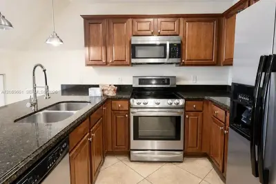 1000 Palm Trl #3, Delray Beach: photo 1 of 13