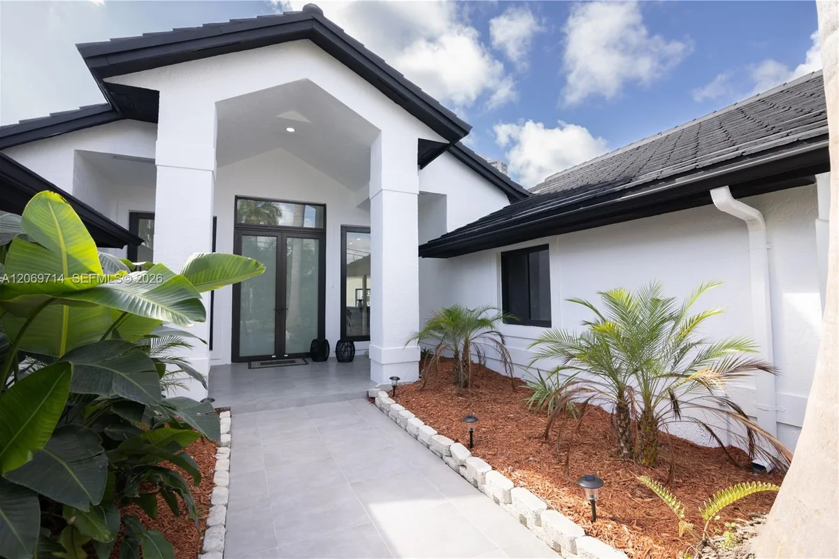 201 Holiday Dr, Hallandale Beach: photo 1 of 38