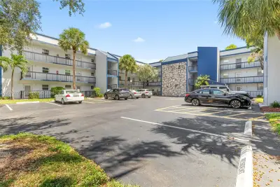 3170 Holiday Springs Blvd #6-105, Margate: photo 1 of 21
