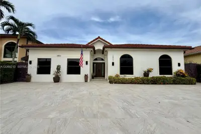 2802 SW 149th Pl, Miami: photo 1 of 26