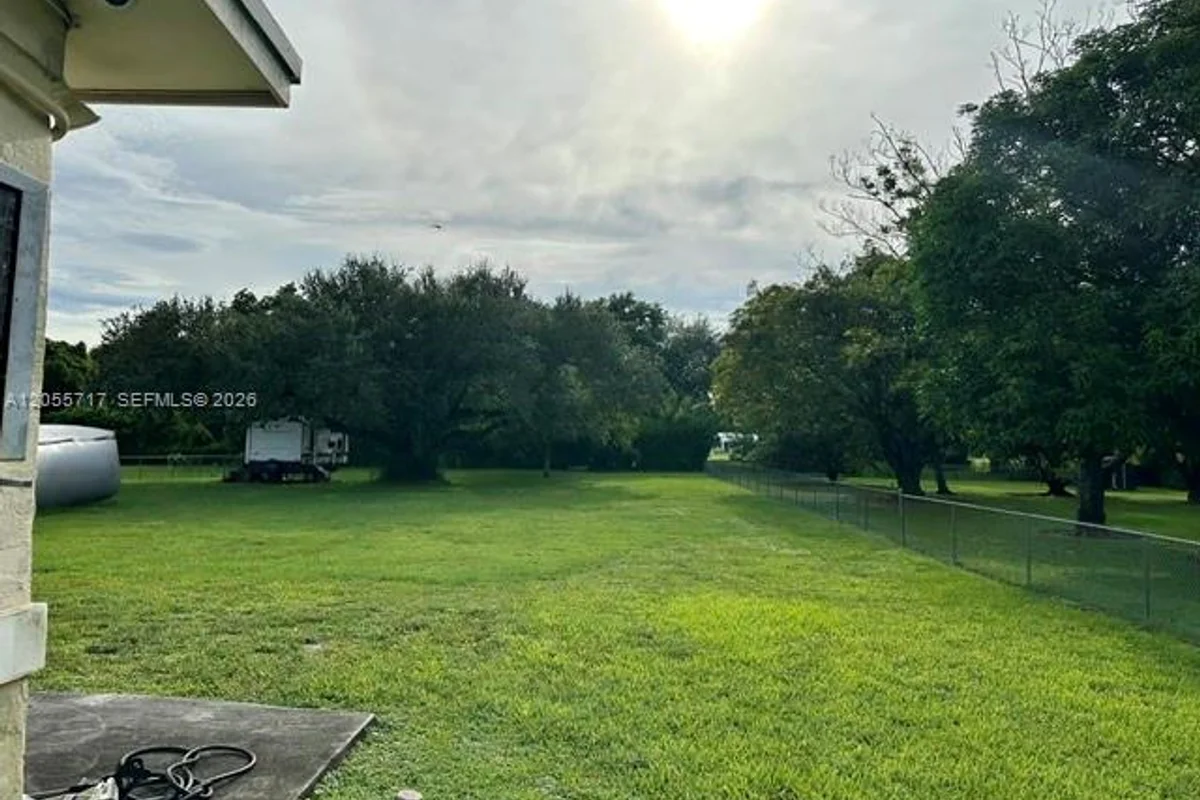 16920 NW 19th Ave, Miami Gardens: photo 1 of 9