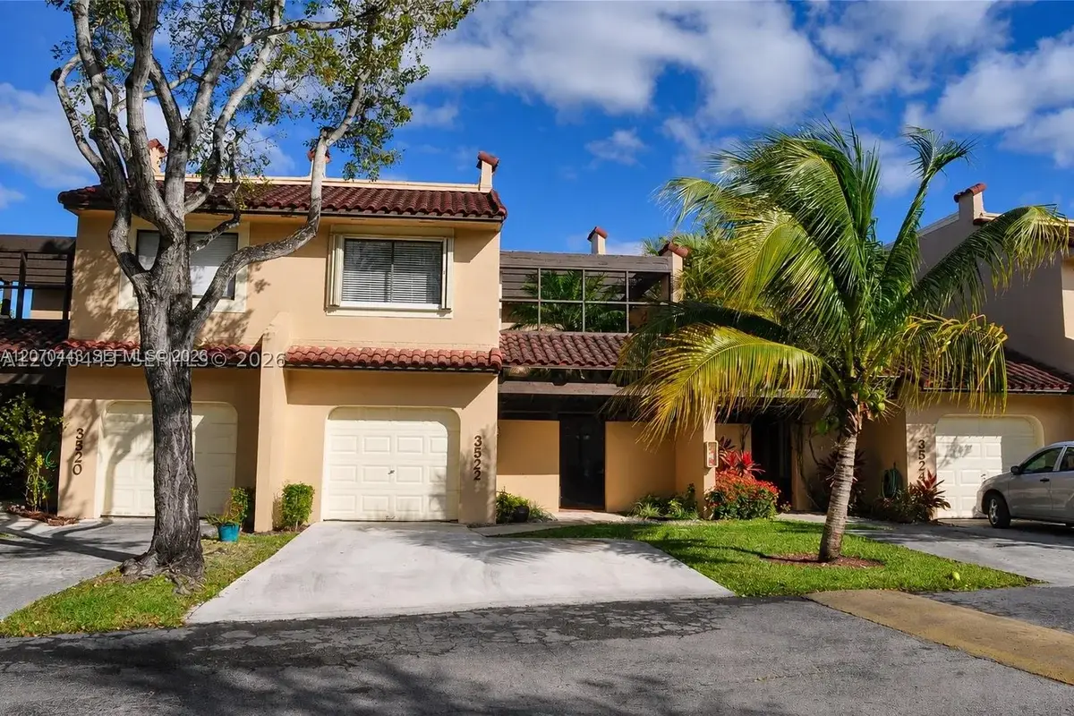 3522 Torremolinos Ave #E-31, Doral: photo 1 of 20