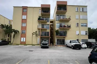 4500 W 19th Ct #431, Hialeah: photo 1 of 1