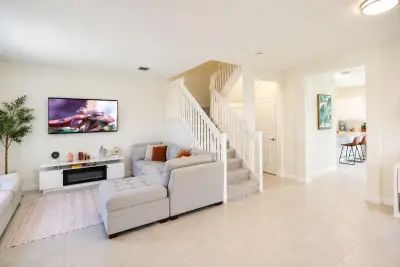 12092 NW 24th Pl, Miami: photo 1 of 24
