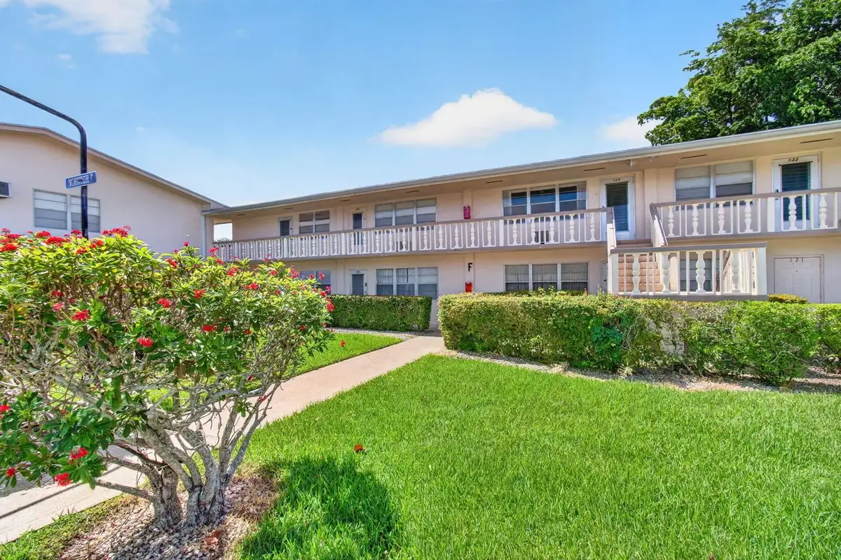 126 Norwich F, West Palm Beach: photo 1 of 59