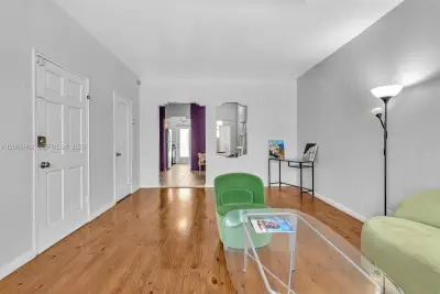 736 12th St #5, Miami Beach: photo 1 of 39