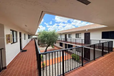 6278 W 22nd Ct #14, Hialeah: photo 1 of 11