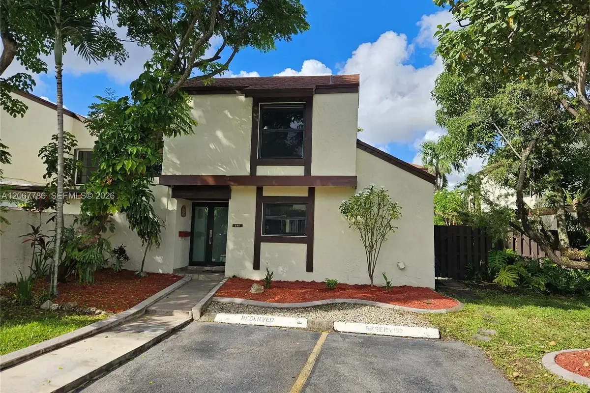 540 NW 99th Pl, Miami: photo 1 of 20