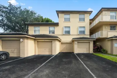 2020 Greenview Shores Blvd #102, Wellington: photo 1 of 24