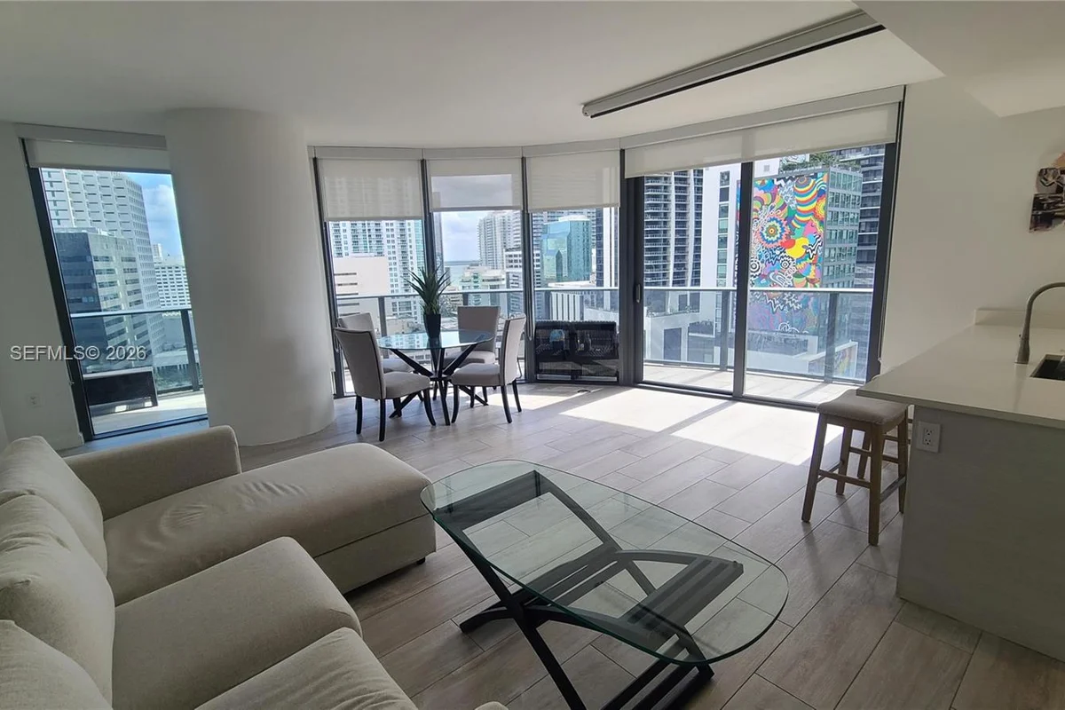 45 SW 9th St #1503, Miami: photo 1 of 19