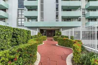 1825 W 44th Pl #509, Hialeah: photo 1 of 43