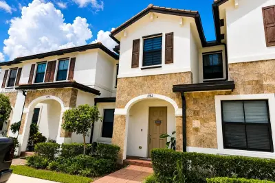 3382 W 114th Ter, Hialeah: photo 1 of 22