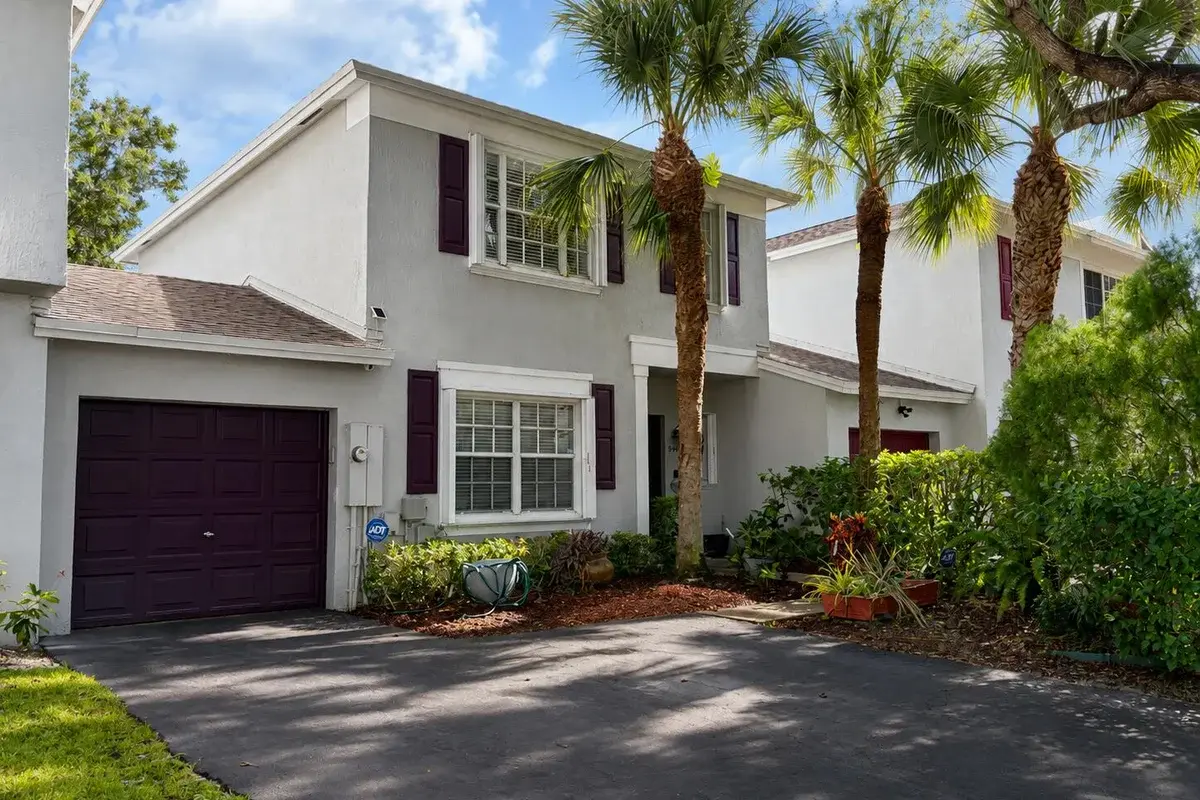 9491 Stanley Ln, Tamarac: photo 1 of 12
