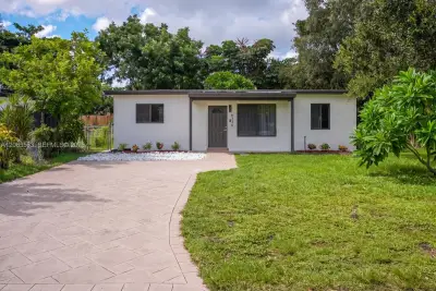6336 Garfield St, Hollywood: photo 1 of 27