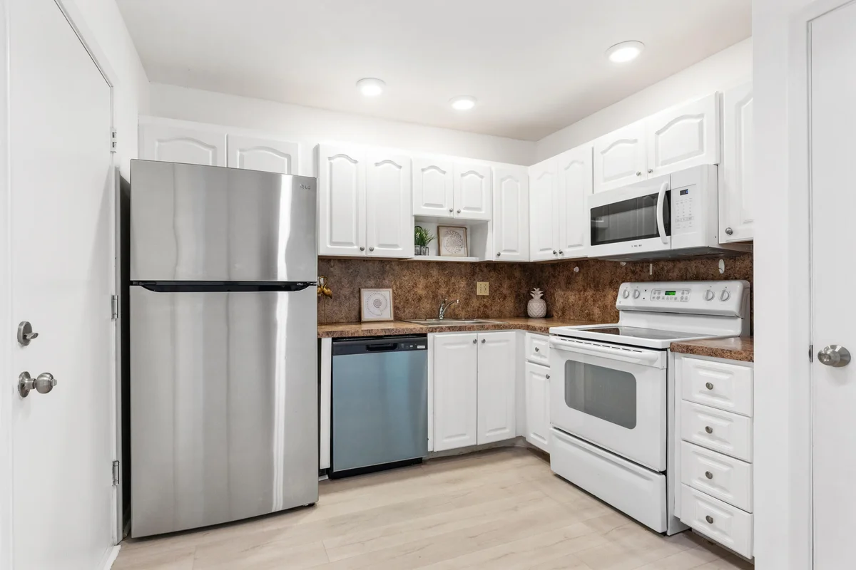 4851 NW 21st St #203, Lauderhill: photo 1 of 26