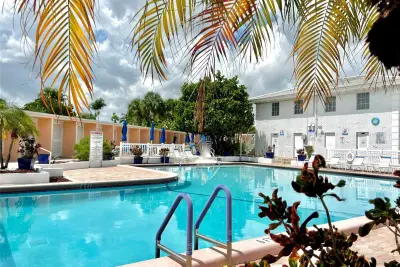 2271 NE 68th St #2028, Fort Lauderdale: photo 1 of 36