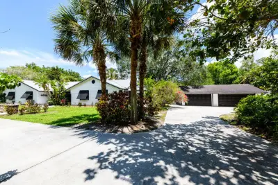12856 Arrowwood Dr, Palm Beach Gardens: photo 1 of 48