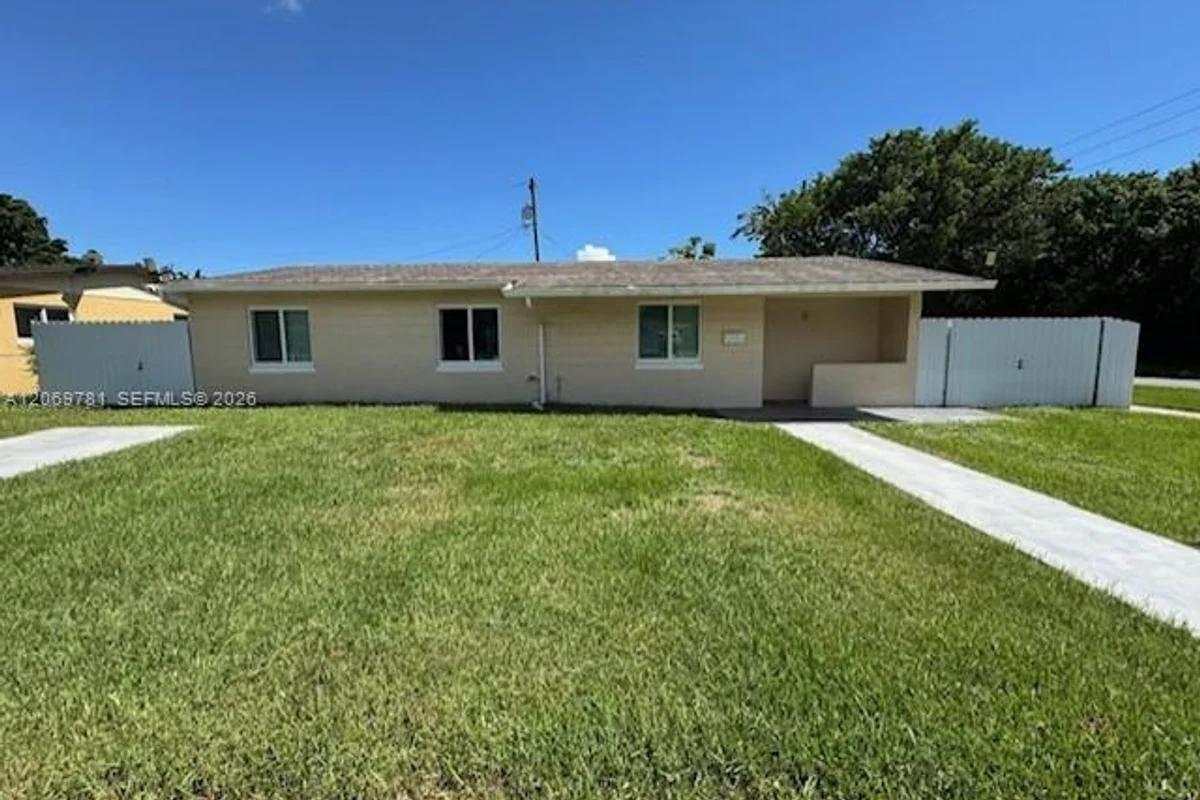 13735 NW 23rd Ave, Opa-locka: photo 1 of 38