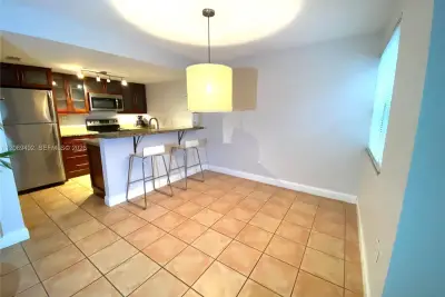 4530 SW 68th Ct Cir #32-6, Miami: photo 1 of 13