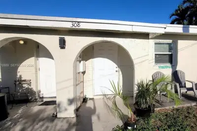 308 NW 2nd Ave #S, Deerfield Beach: photo 1 of 11