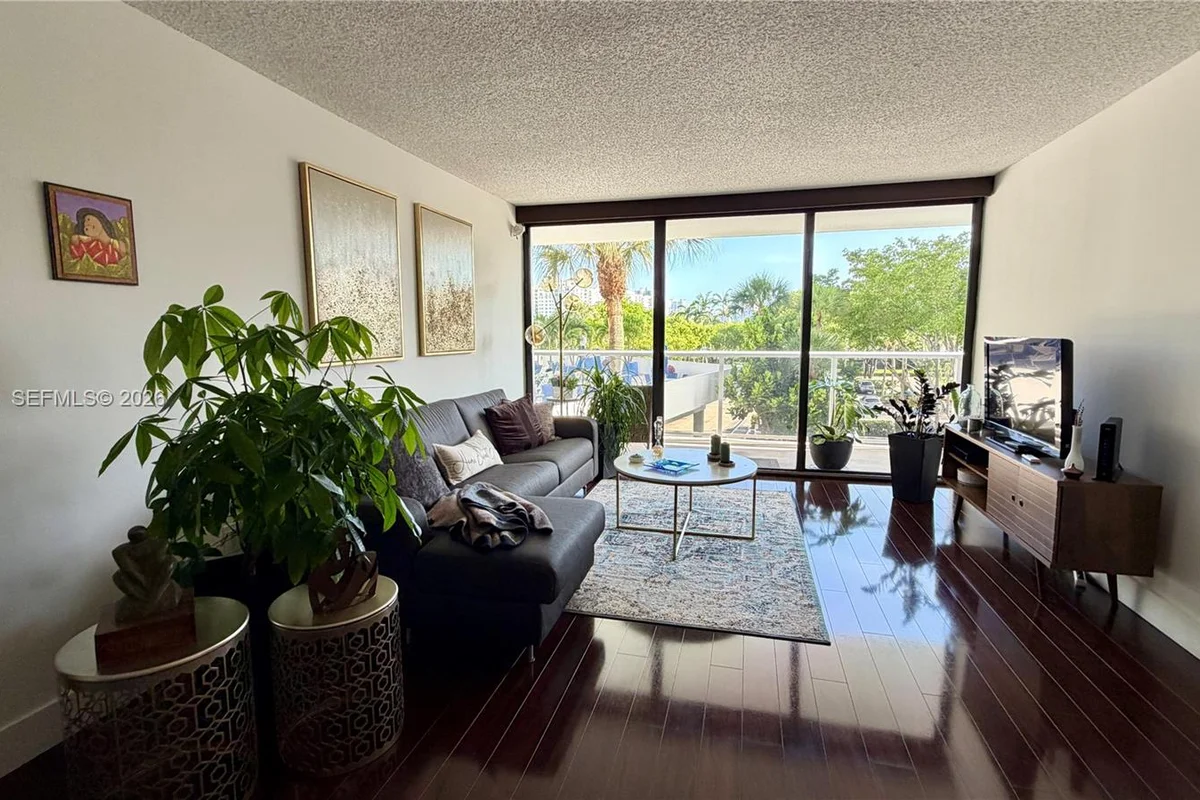 3701 N Country Club Dr #304, Aventura: photo 1 of 33