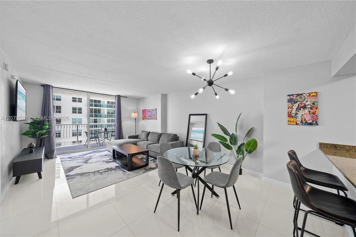 1200 Brickell Bay Dr #2205, Miami: photo 1 of 30