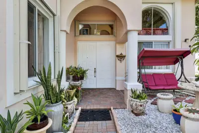 120 Isola Cir, Royal Palm Beach: photo 1 of 68